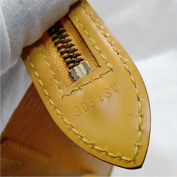 Louis Vuitton St. Jacques Yellow Epi Leather Shoulder Bag - Picture 9 of 9